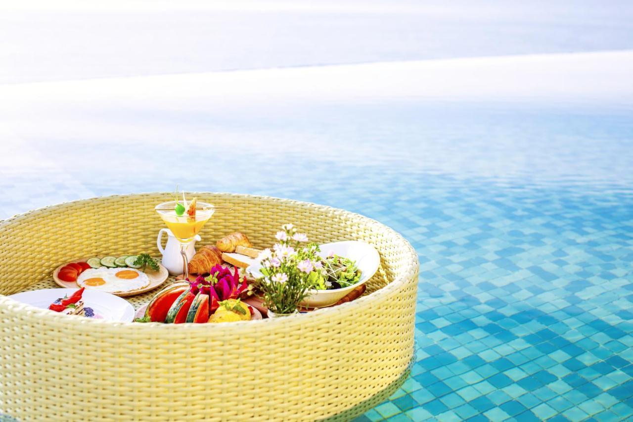 Maximilan Danang Beach Hotel Exterior foto